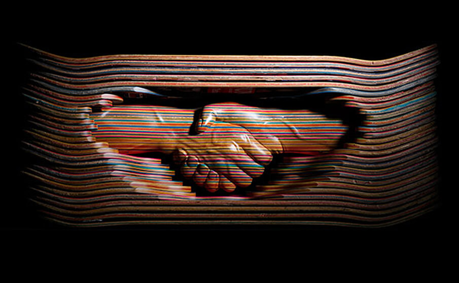 スケートボードの板から作品を生み出すアーティストHaroshi | Create